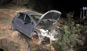 Bomberos del Consorcio Provincial de Huelva del parque de San Juan del Puerto han intervenido en la tarde de este martes, 28 de febrero, en un accidente de tráfico por salía de vía de un coche en la nacional A-493, en el término municipal de Niebla. 