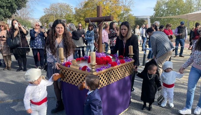 Imágenes de la procesión de la Escuela Infantil 'Jardín de Luz' de Huelva