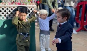 Imágenes de la procesión de la Escuela Infantil 'Jardín de Luz' de Huelva