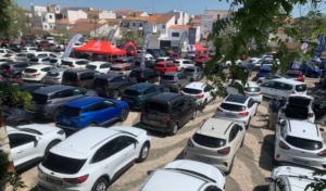 El mayor escaparate de coches de la provincia abre sus puertas en Valverde