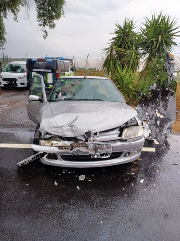 Un aparatoso accidente en la HU-3401 de Tariquejos se salda con dos heridos