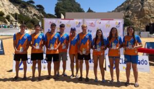 Los nadadores del Club Natación Huelva, campeones en la I Travesía Playa del Parador de Mazagón