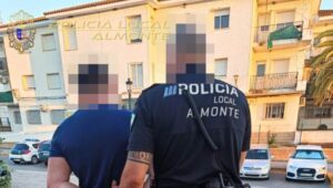 Detenido en Almonte por agredir a la Policía Local tras inmovilizar su coche