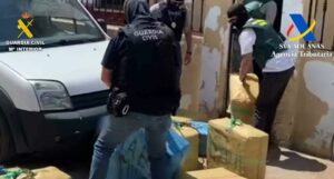 Doble golpe al narcotráfico en Huelva: Dos detenidos y más de 2.600 kilos de hachís incautados