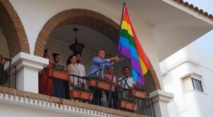 Lepe conmemora el Día del Orgullo con la lectura de un manifiesto por la diversidad