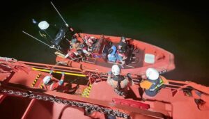 Rescate velero Salvamento Marítimo río carreras