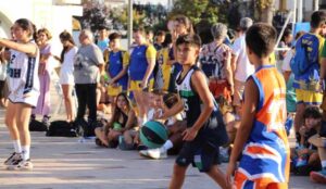 Más de 100 equipos en el Circuito Provincial 3x3 de Huelva celebrado en Punta Umbría