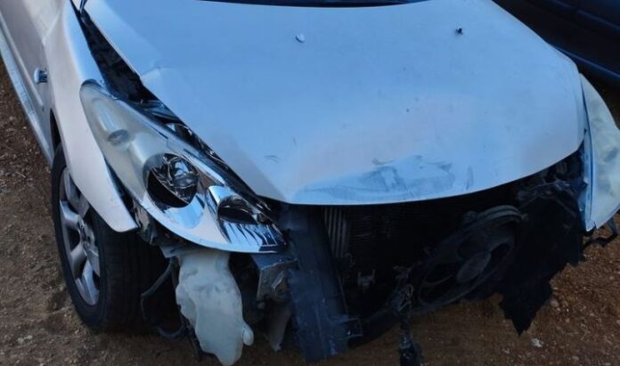 A la fuga tras provocar un accidente y causar daños a otro coche en Ayamonte