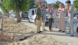 La reurbanización de la plaza 26 de Abril y el Paseo Pedro Gil Mazo de Punta Umbría, en marcha