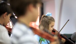 La Fundación Barenboim-Said regresa a Huelva con un curso de música para niños en Navidad