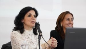 Mari Paz Díaz presenta en Moguer su libro Mujeres a 200 Años Luz