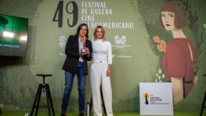 Festival: Una emocionada Paz Jiménez recibe el premio al Mejor Cineasta de Andalucía