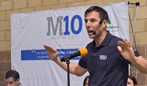 Carlos Marchena comparte su trayectoria y valores con 100 escolares de Cartaya