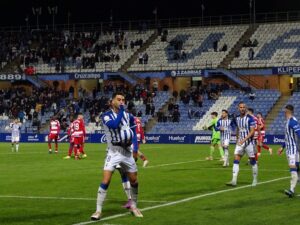 Luis Alcalde celebrando el gol. (L. Limón)