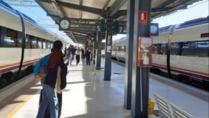 El tren Huelva-Madrid de los domingos cambia su horario desde el 10 de diciembre renfe
