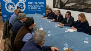 Diputación brinda su apoyo a los agricultores para la materialización del Pacto de Doñana