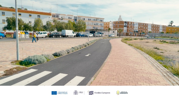 El proyecto EDUSI de Ayamonte instala componentes para una solución de aparcamientos inteligentes