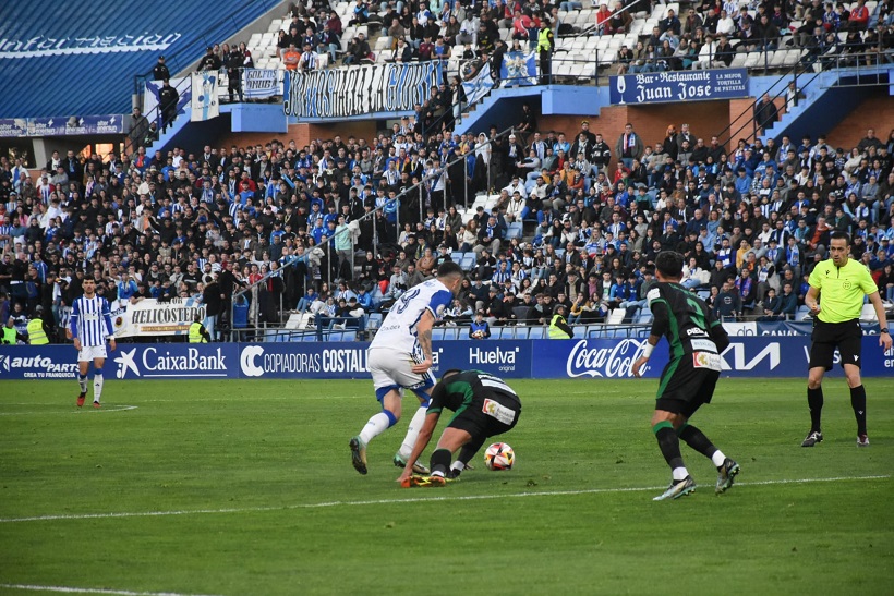 Antonio Domínguez en una acción de juego. (Tenor)