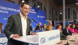 Juanma Moreno: "Los onubenses no pueden esperar a 2050 para tener el AVE"