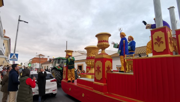 La carroza del Cartero Real recorre las calles de Aljaraque