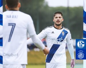 Caye Quintana celebrando el gol.