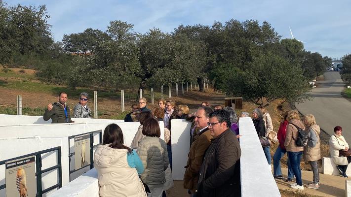 Diputación ensalza las ‘Costumbres y tradiciones del cerdo ibérico’ 