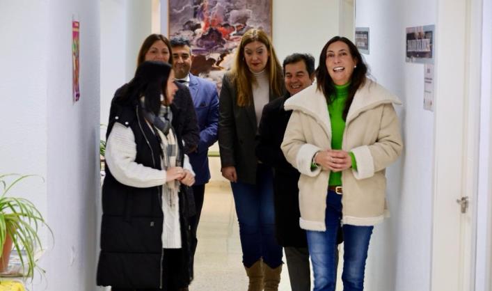 Loles López anuncia una dotación de 353.000 euros para reforzar el centro de la mujer de Valverde 