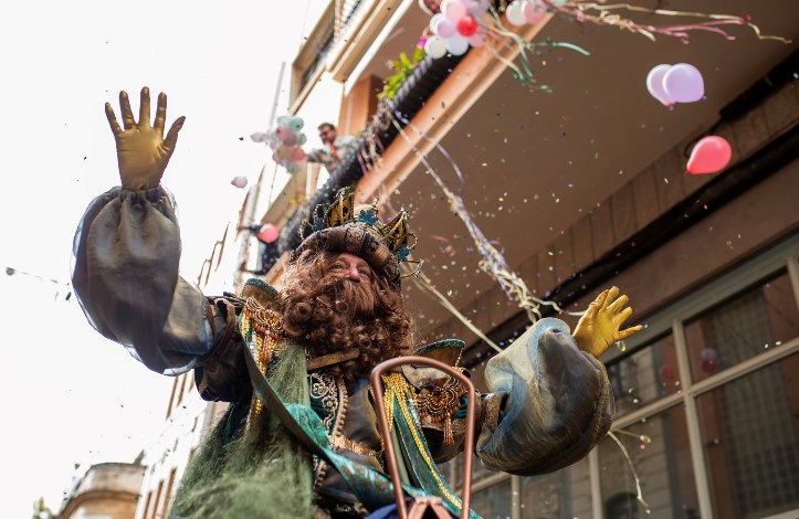 Fotogalería: Multitudinaria llegada de los Reyes Magos a Huelva