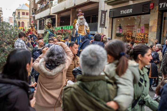 Fotogalería: Multitudinaria llegada de los Reyes Magos a Huelva