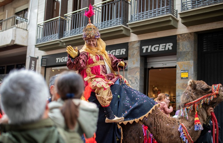 Fotogalería: Multitudinaria llegada de los Reyes Magos a Huelva