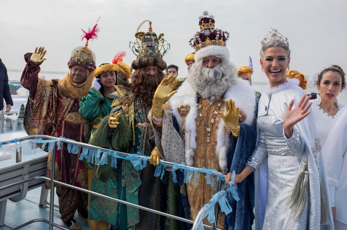 Fotogalería: Multitudinaria llegada de los Reyes Magos a Huelva