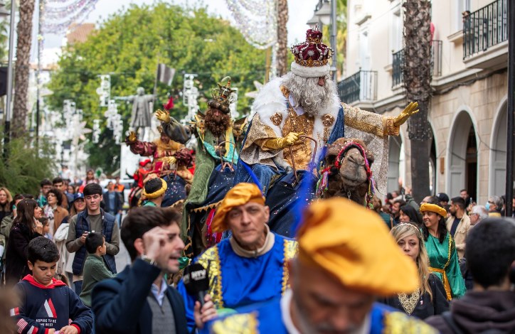 Fotogalería: Multitudinaria llegada de los Reyes Magos a Huelva