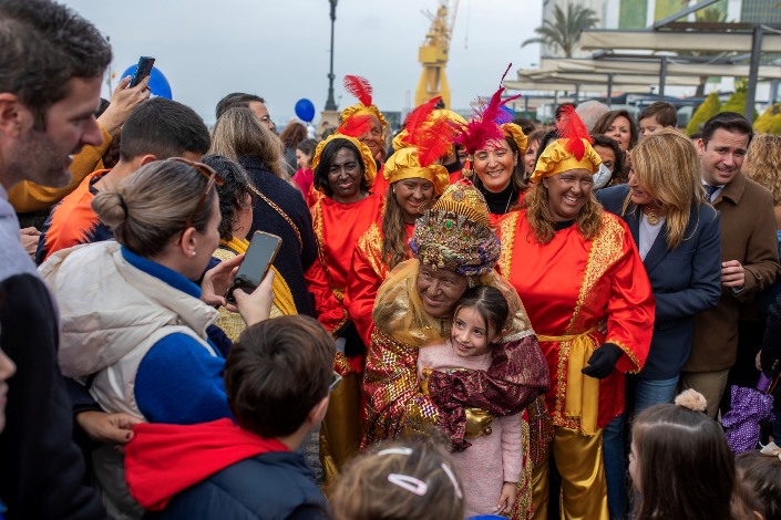 Fotogalería: Multitudinaria llegada de los Reyes Magos a Huelva