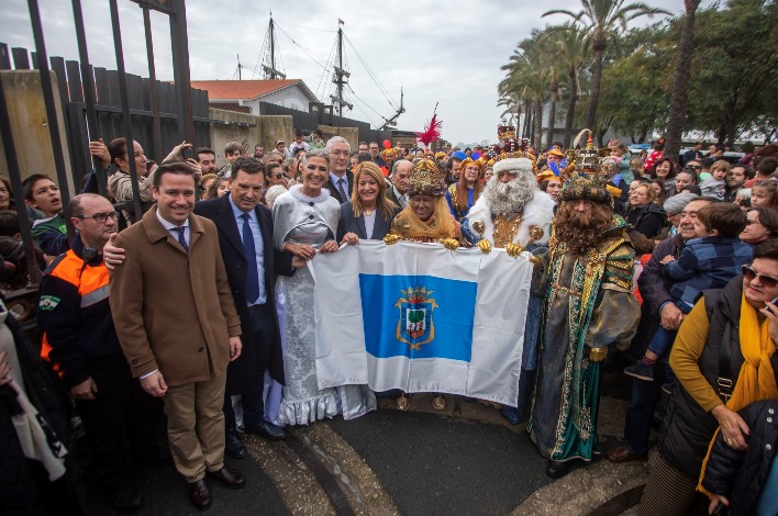 Fotogalería: Multitudinaria llegada de los Reyes Magos a Huelva