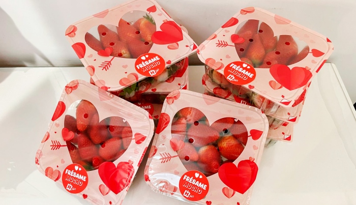 Holea regala fresas para celebrar San Valentín