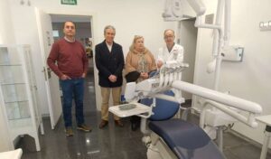 El nuevo gabinete de Odontología del centro de salud de Isla Chica inicia este viernes su actividad