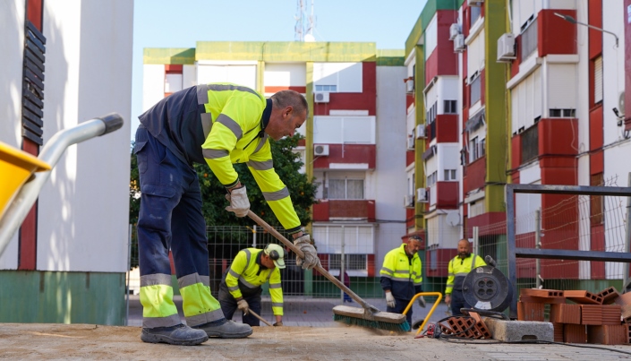 Huelva habilita accesos a vehículos de emergencia en plazas de La Orden 