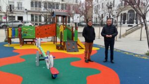 Aracena abre su renovado parque infantil en la Plaza Marqués