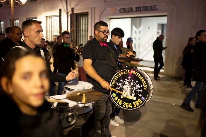 El tradicional entierro del Choco pone fin al Carnaval Colombino 2024