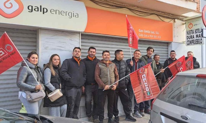 Trabajadores de la empresa Gas Costa Luz de Isla Cristina comienzan una huelga indefinida