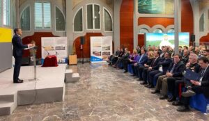 Fernández reconoce la “capacidad de consenso” de la nueva subdelegada del Gobierno en Huelva