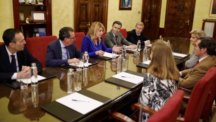 El presidente de la CEOE “respalda el liderazgo de Huelva en la nueva revolución industrial limpia”