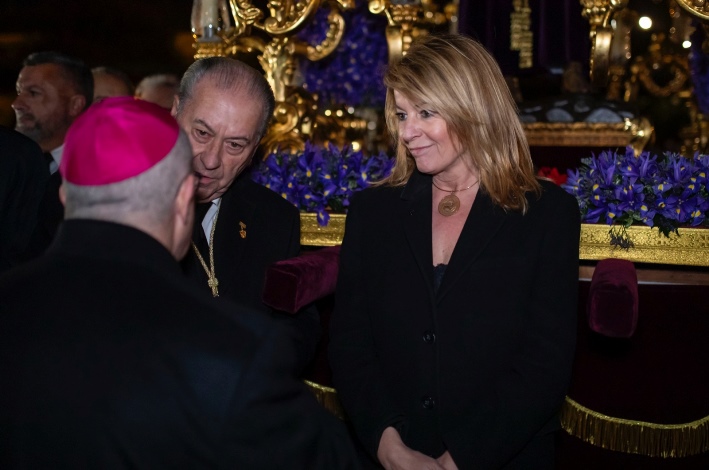 El Vía Crucis oficial de la Semana Santa de Huelva 2024, en imágenes