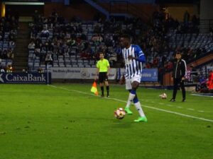 Rahim controlando el balón. (Tenor)