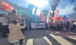 Sindicatos exigen garantías para los trabajadores de Centros de Educación Permanente