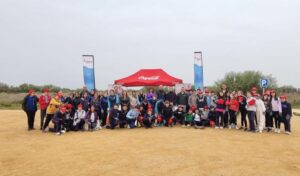 Voluntarios recogen más de 400 kilos de basuraleza en la playa de Marismas del Odiel