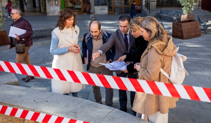 La plaza Quintero Báez volverá a lucir ‘su palmera’ antes de Semana Santa