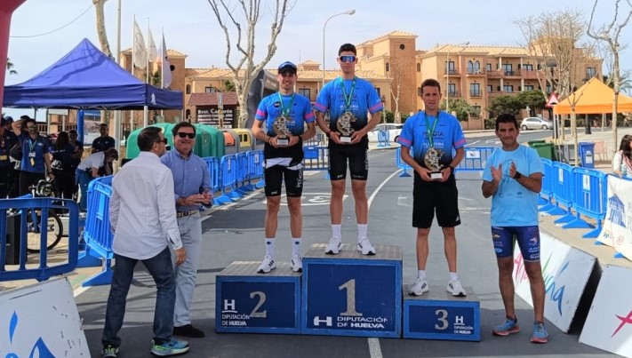 
Jesús Vela y Sandra Schenkel se imponen en el XXIV Duatlón ‘Playas de Punta Umbría’
