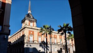 Huelva crea bolsas de trabajo para arquitectos, informáticos, inspectores de obras y conductores ayuntamientos