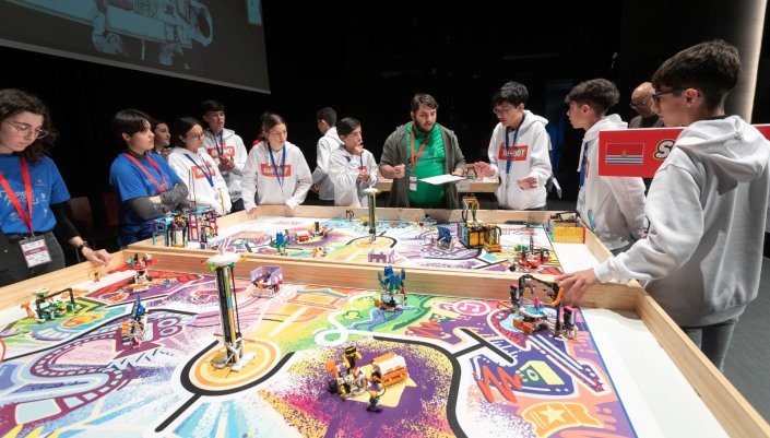 El equipo SEB-BOT del IES Mapi Valle de Cartaya, de nuevo en la gran final de la First Lego League